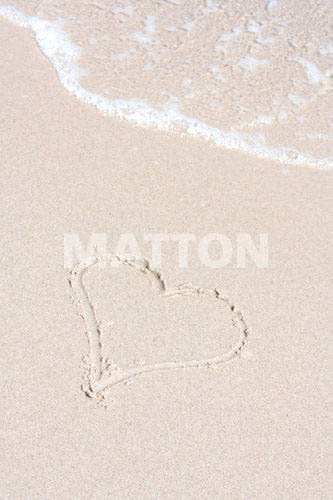 Srce u pesku.jpg